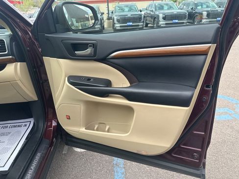 Used 2019 Toyota Highlander Limited Platinum AWD/4WD image 47