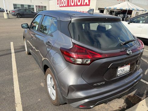Used 2023 Nissan Kicks S image 4