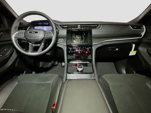 New 2025 Jeep Grand Cherokee 4WD image 6