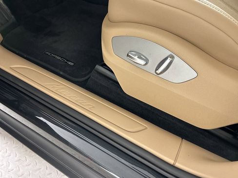 Certified 2025 Porsche Macan image 29