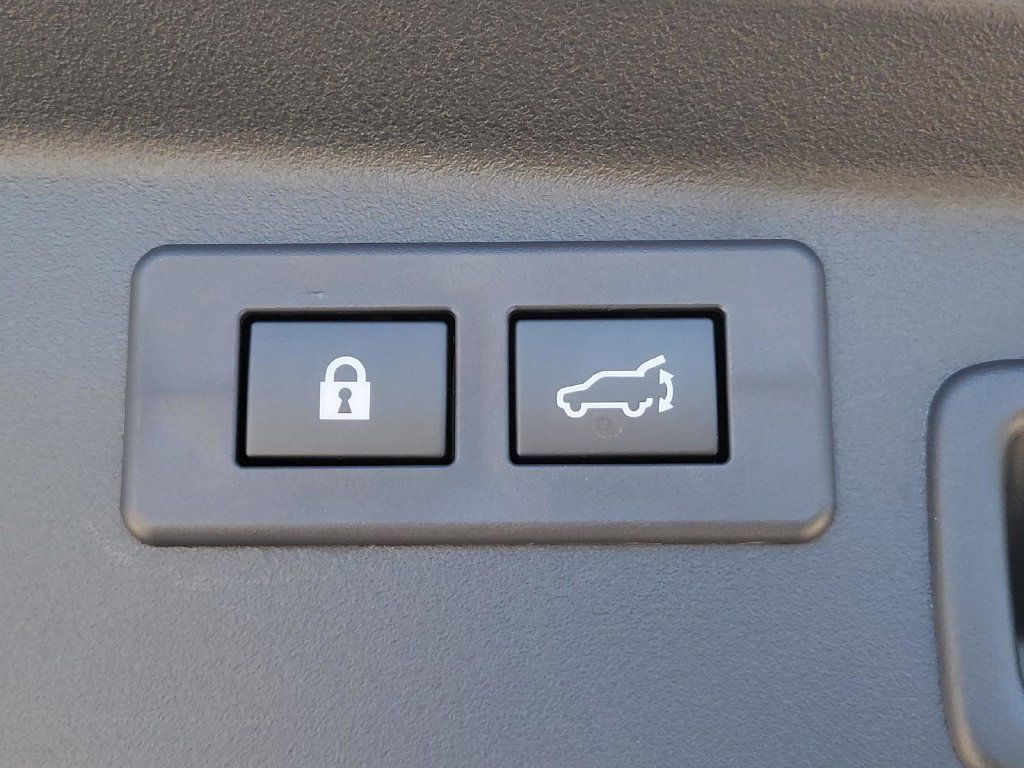 Certified 2026 Subaru Outback Touring XT AWD/4WD image 12
