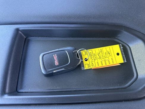 Used 2020 GMC Sierra 1500 Elevation w/ Elevation Value Package image 17