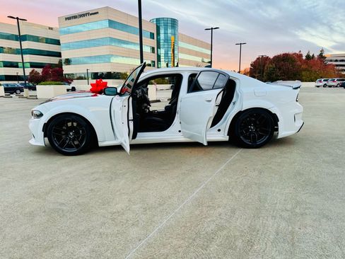 Used 2017 Dodge Charger R/T RWD image 51