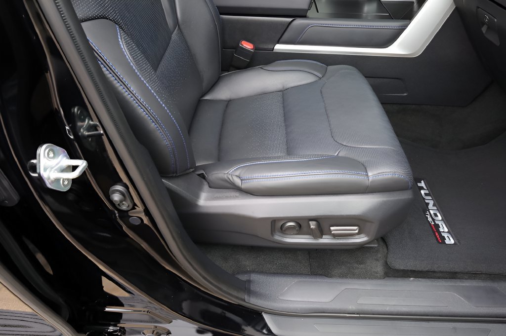 Used 2024 Toyota Tundra Platinum AWD/4WD image 24
