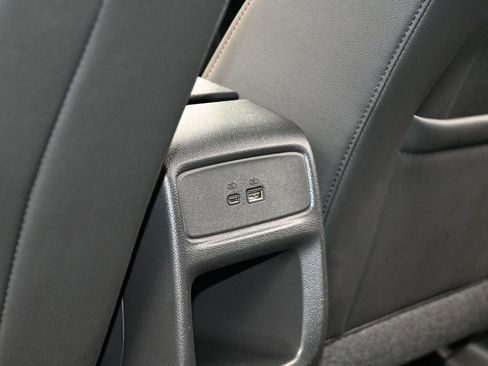 Used 2025 Chevrolet Trax RS w/ Driver Confidence Package image 33