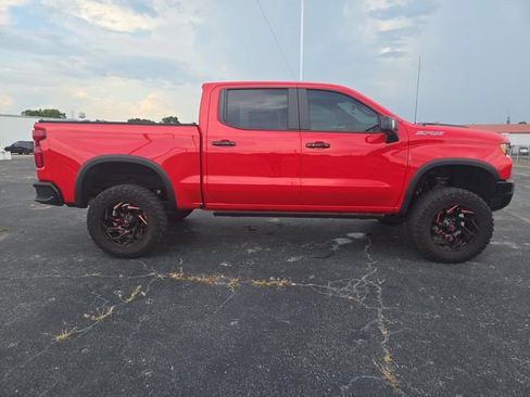 Used 2023 Chevrolet Silverado 1500 ZR2 w/ Technology Package AWD/4WD image 9