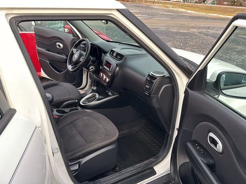 Used 2016 Kia Soul image 9