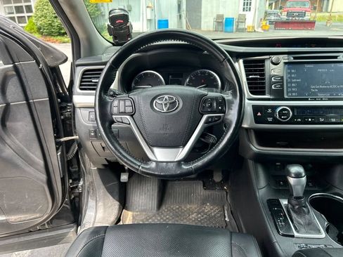 Used 2018 Toyota Highlander Limited Platinum w/ Protection Package #3 AWD/4WD image 13