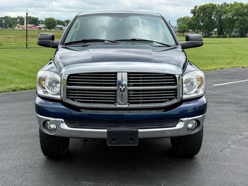 Used 2009 Dodge Ram 2500 Truck SLT w/ Popular Equipment Group AWD/4WD image 2