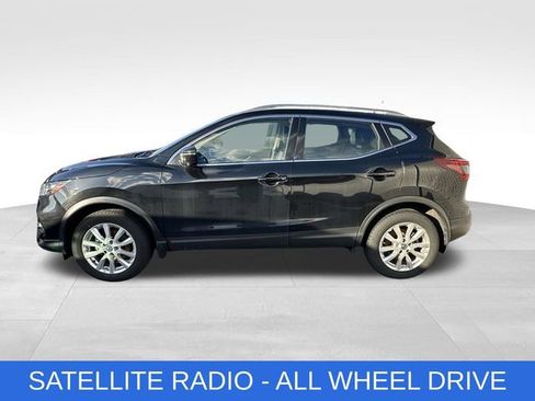 Used 2022 Nissan Rogue Sport SV w/ Technology Package image 4