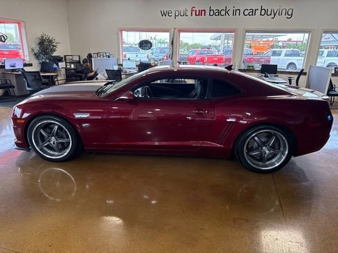 Used 2010 Chevrolet Camaro SS w/ RS Package RWD image 9