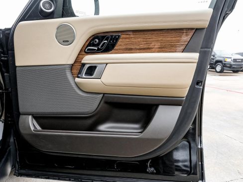 Used 2019 Land Rover Range Rover image 45