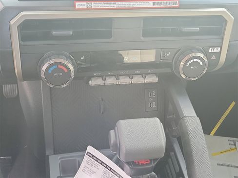 Used 2025 Toyota Tacoma TRD Off-Road image 27