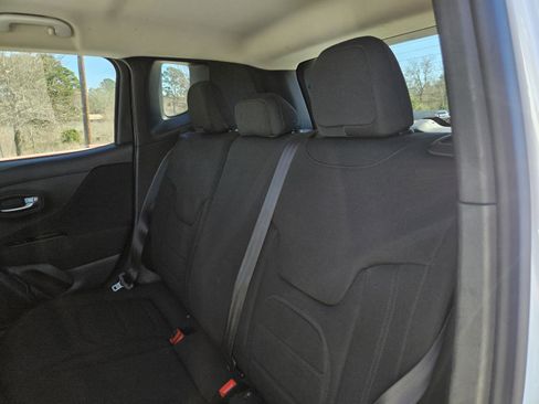 Used 2021 Jeep Renegade Latitude image 27