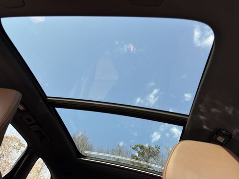 Certified 2024 Volvo XC60 T8 Plus image 28