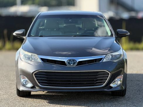 Used 2013 Toyota Avalon Limited w/ Technology Pkg FWD image 5