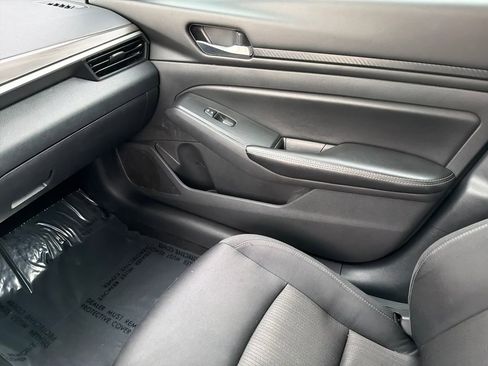Used 2024 Nissan Altima 2.5 SV FWD image 28