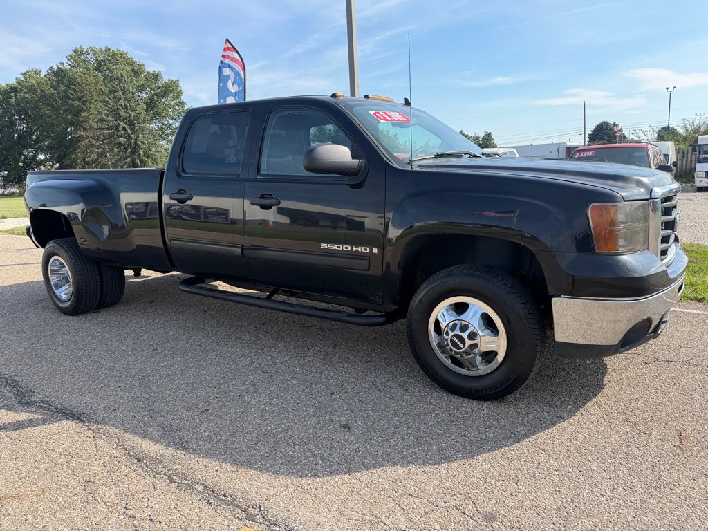 Used 2008 GMC Sierra 3500 SLE AWD/4WD image 1