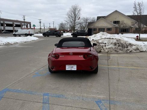 Used 2017 MAZDA MX-5 Miata Sport image 13