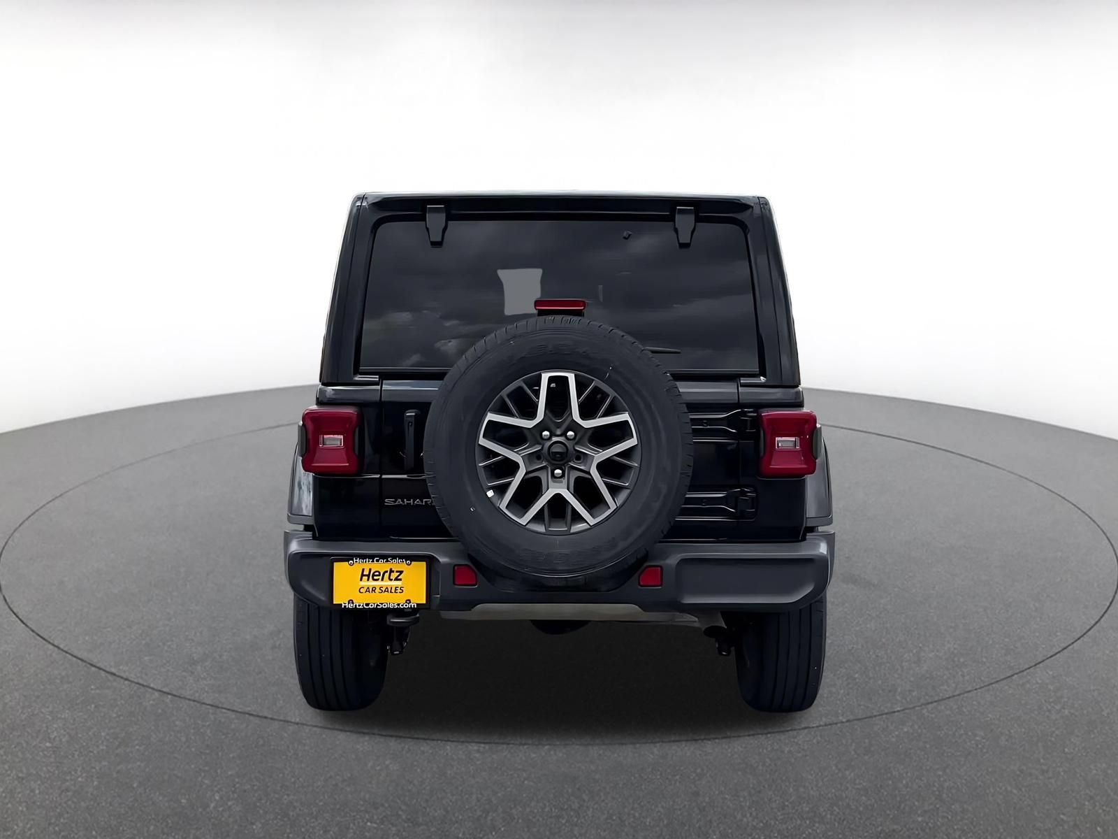 Used 2025 Jeep Wrangler Unlimited Sahara AWD/4WD image 12