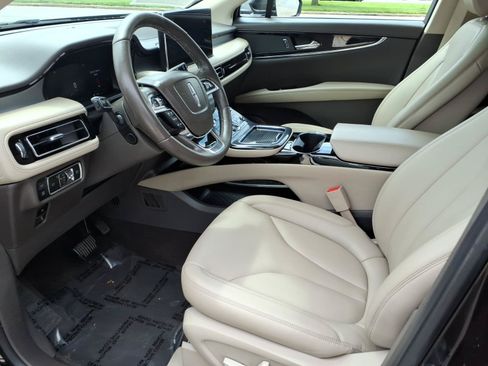Certified 2023 Lincoln Nautilus FWD w/ Premium Package image 10