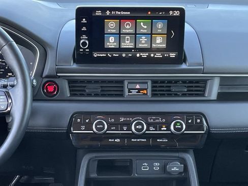 Used 2025 Honda Pilot Elite image 17