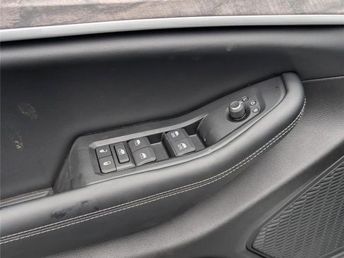 New 2026 Jeep Grand Cherokee Altitude image 17