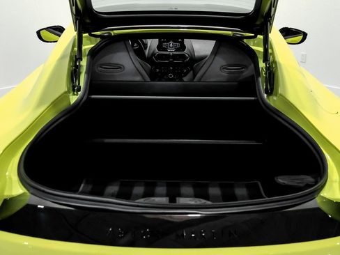Used 2023 Aston Martin V12 Vantage RWD image 46
