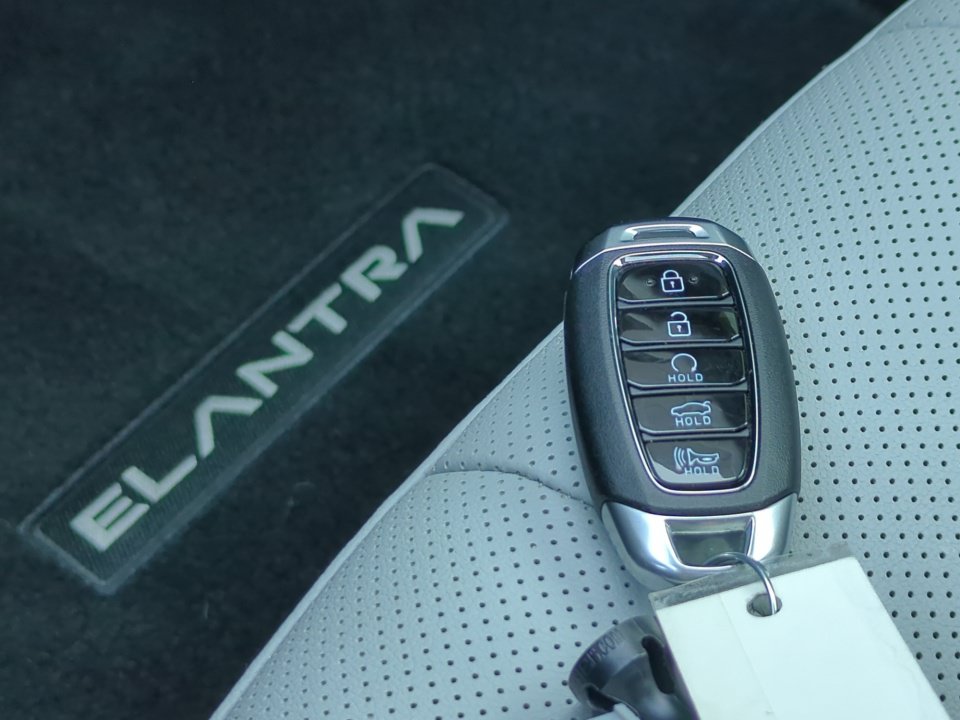 Used 2023 Hyundai Elantra Limited FWD image 37