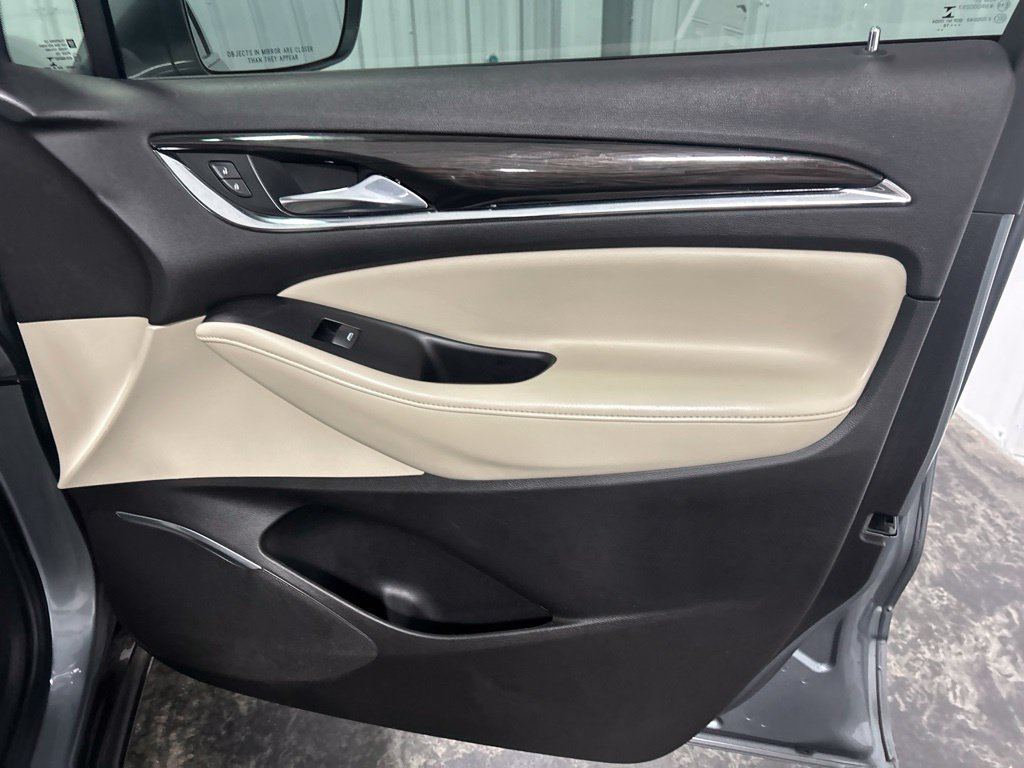 Used 2018 Buick Enclave Essence FWD image 21