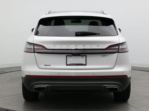Used 2019 Lincoln Nautilus Reserve FWD image 8