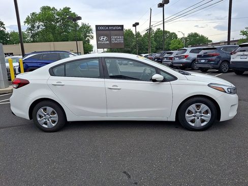 Used 2017 Kia Forte LX FWD image 8