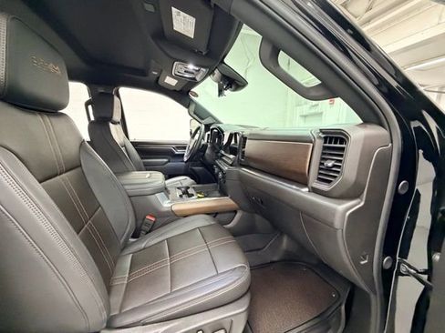 Certified 2024 Chevrolet Silverado 2500 High Country w/ Midnight Edition image 31