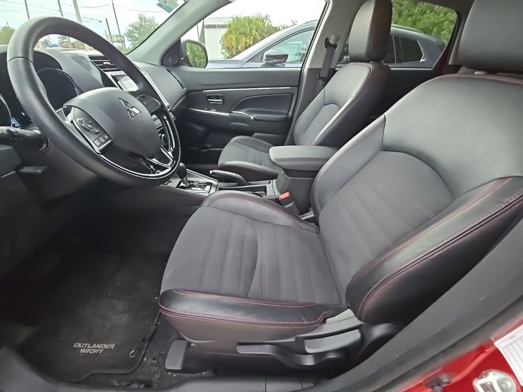 Used 2025 Mitsubishi Outlander Sport SE AWD/4WD image 3