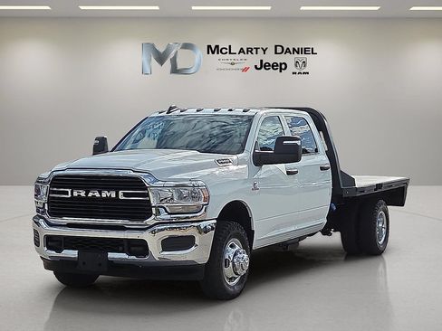 Used 2024 RAM 3500 Tradesman w/ Chrome Appearance Group AWD/4WD image 2