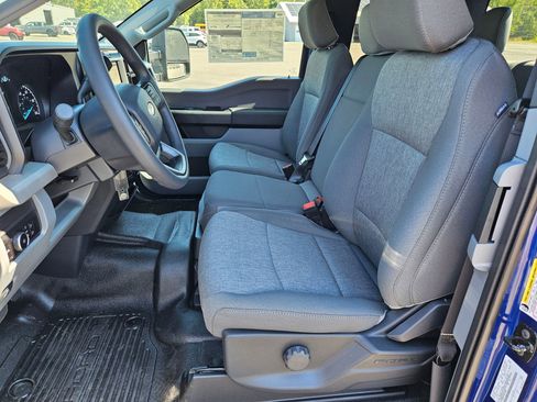 New 2026 Ford F250 XL w/ XL Chrome Package image 4