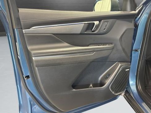 Used 2025 Buick Enclave Preferred image 24