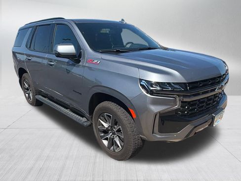 Used 2021 Chevrolet Tahoe Z71 w/ Luxury Package AWD/4WD image 3