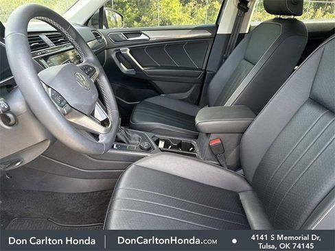 Used 2024 Volkswagen Tiguan SE image 9