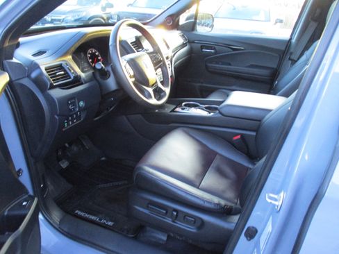 Certified 2024 Honda Ridgeline Black Edition image 11