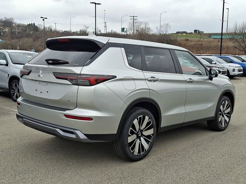 New 2026 Mitsubishi Outlander SE image 4