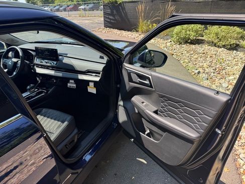 New 2025 Mitsubishi Outlander SEL image 11