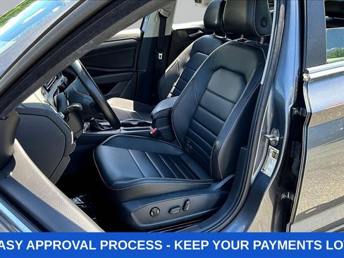 Used 2024 Volkswagen Jetta SE FWD image 21