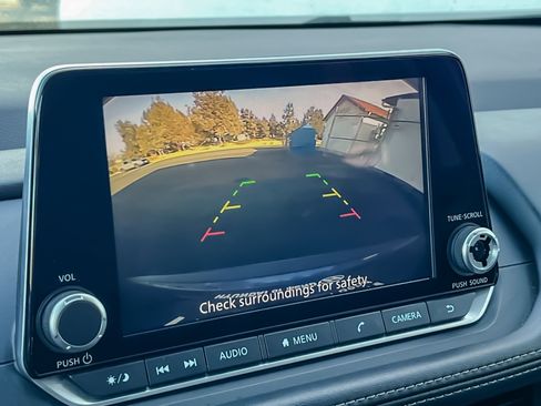 Used 2023 Nissan Rogue SV image 26