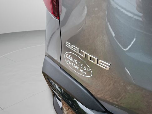 New 2026 Kia Seltos S FWD image 31