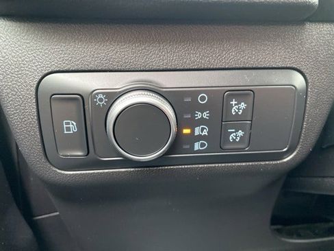 Used 2020 Ford Escape SE Sport image 25