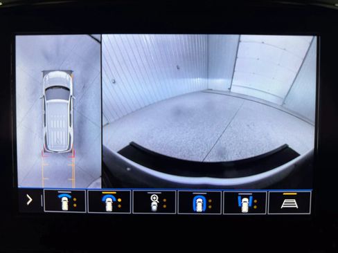 Used 2020 Chevrolet Traverse RS AWD/4WD image 28