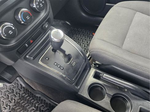 Used 2015 Jeep Patriot Sport w/ Power Value Group FWD image 17