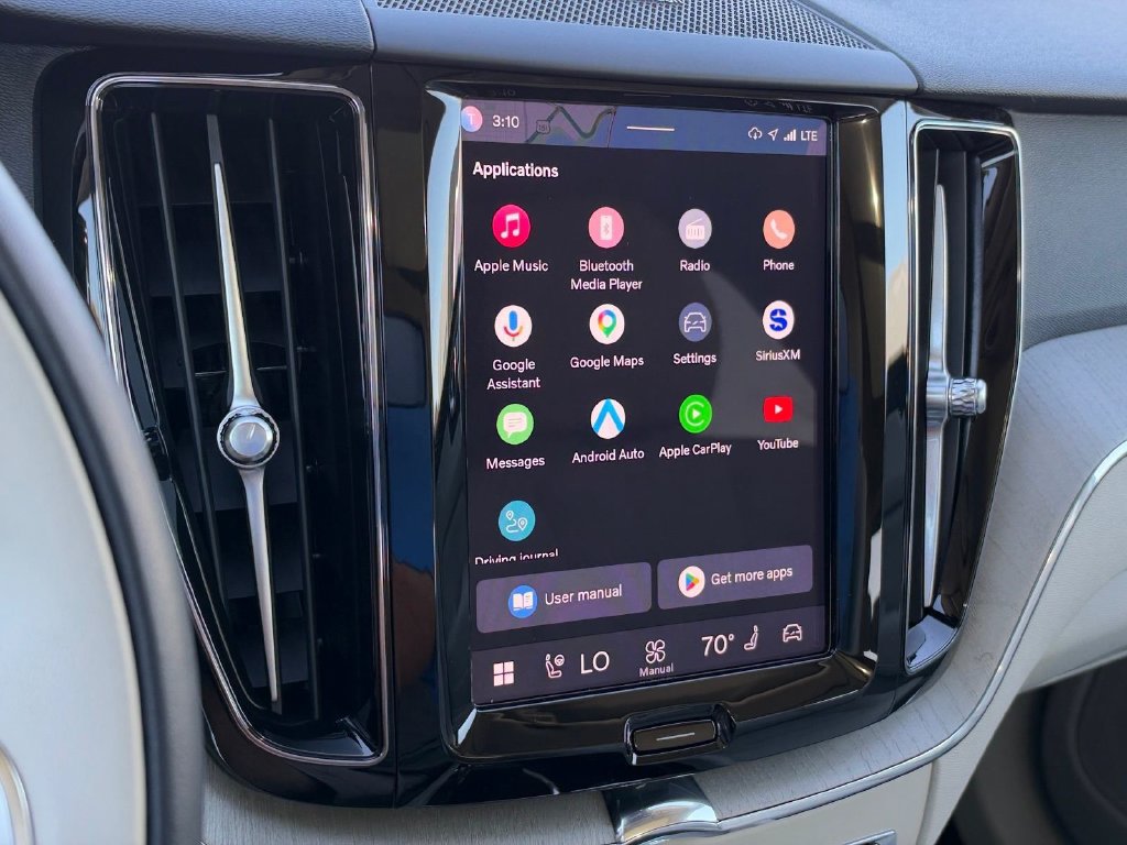 Certified 2024 Volvo XC60 B5 Plus w/ Protection Package Premier AWD/4WD image 18