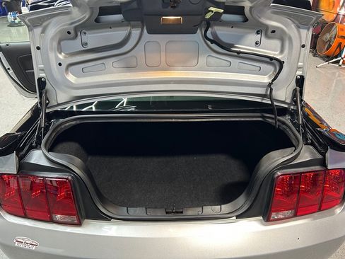 Used 2009 Ford Mustang GT image 12